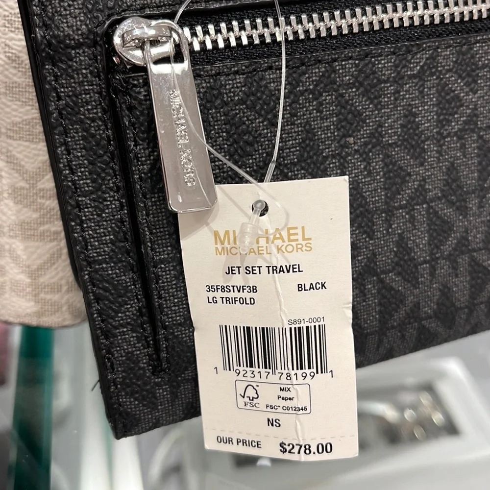 MICHAEL KORS JET SET TRV LARGE TRIFOLD BLACK